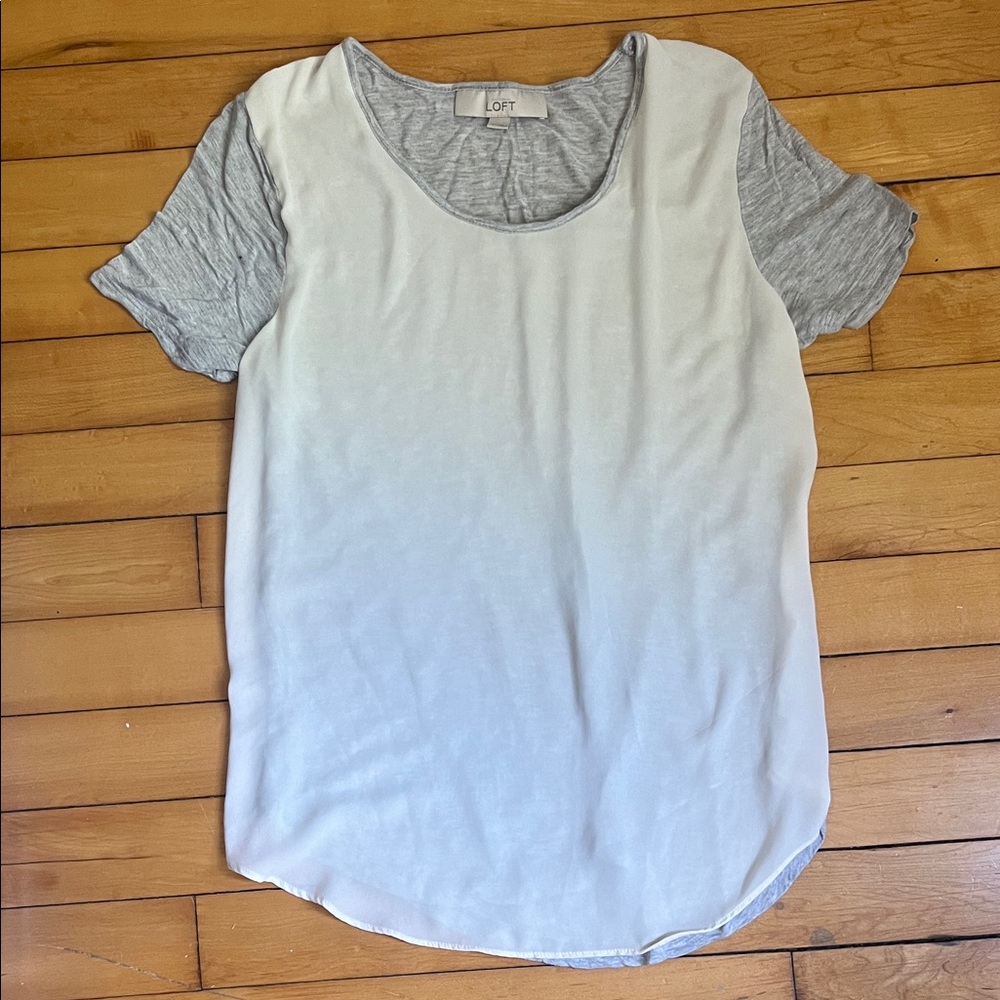 LOFT White Front with Light Gray Back & Sleeves Scoop Neck Tee